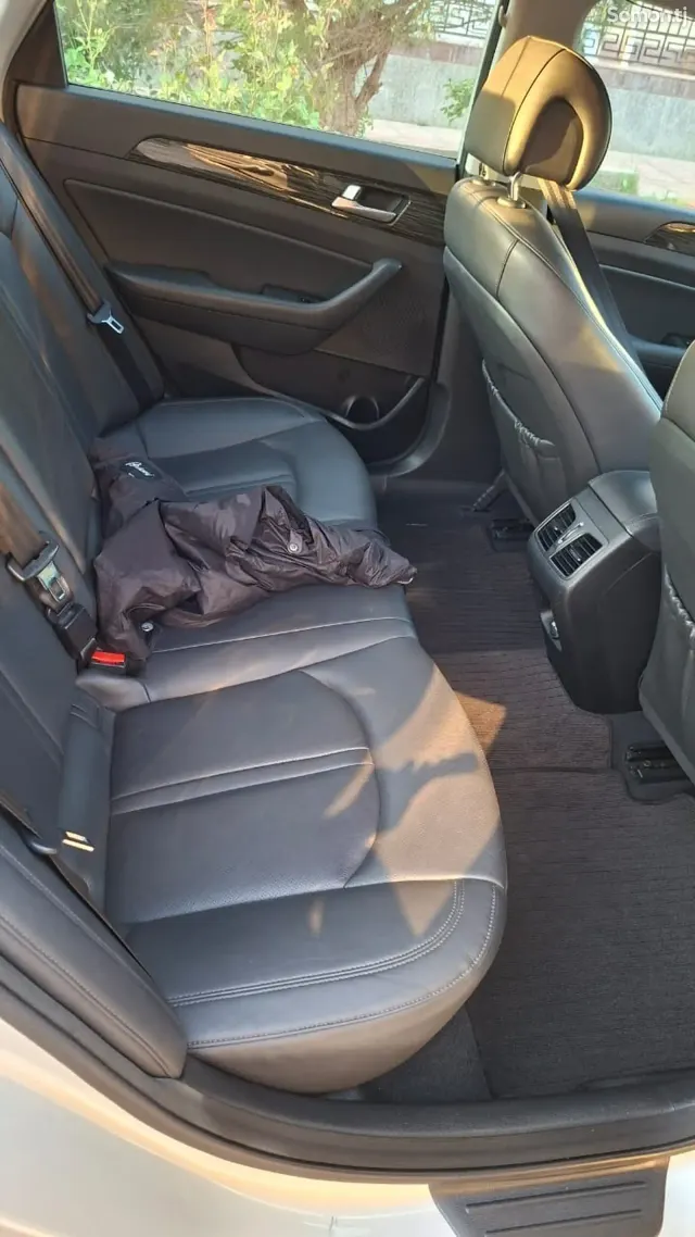 Hyundai Sonata 2015 · 2.0 AT