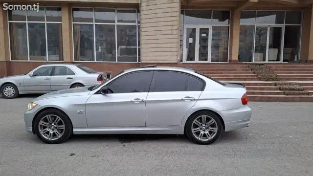 BMW 3 series 2009 · 2.0 AT