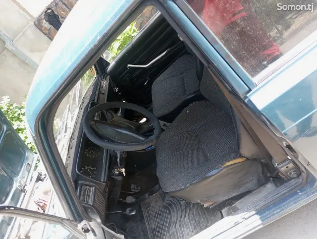 Lada (ВАЗ) 2107 2001 · 1.6 MT
