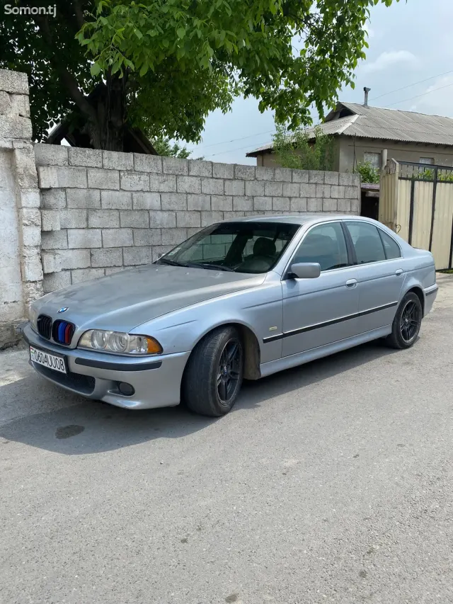 BMW M5 1996 · 2.4 AT