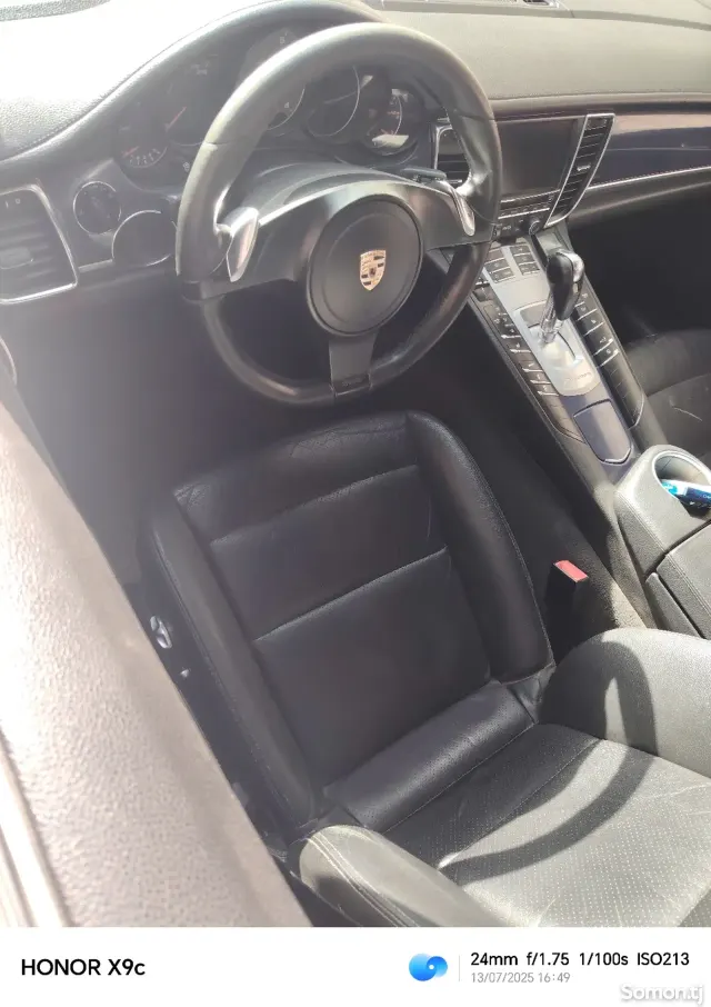 Porsche Panamera 2011 · 4.8 AT