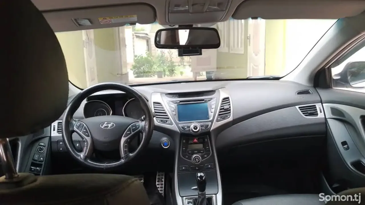 Hyundai Avante 2014 · 1.6 AT