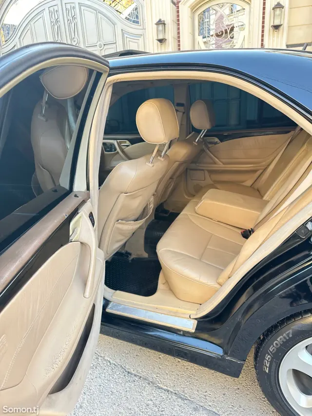 Mercedes-Benz E class 2002 · 3.2 AT