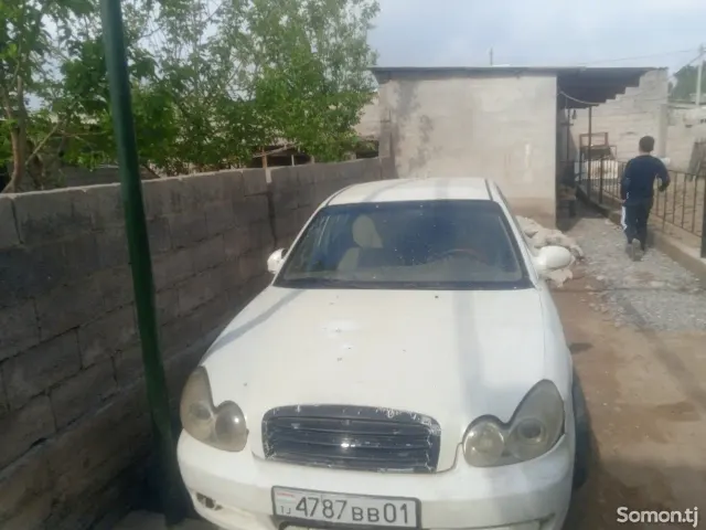 Hyundai Sonata 2004 · 2.2 MT