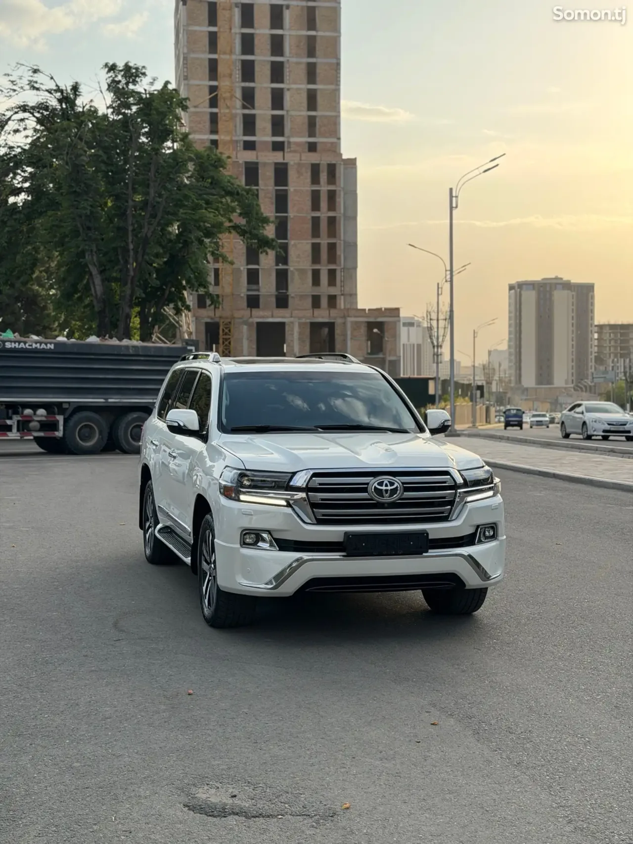 Toyota Land Cruiser 2016 · 4.6 AT