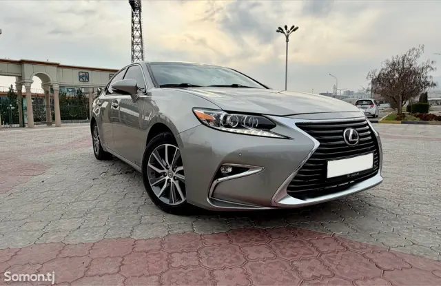 Lexus ES series 2016 · 2.5 AT