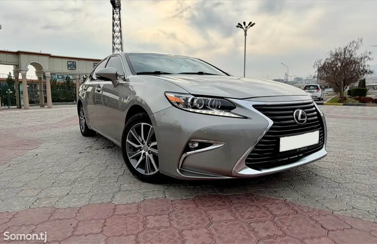 Lexus ES series 2016 · 2.5 AT