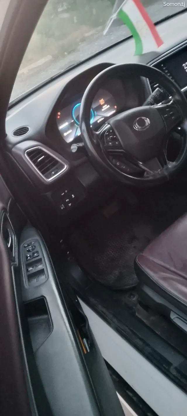 Honda MNV 2022 · AT