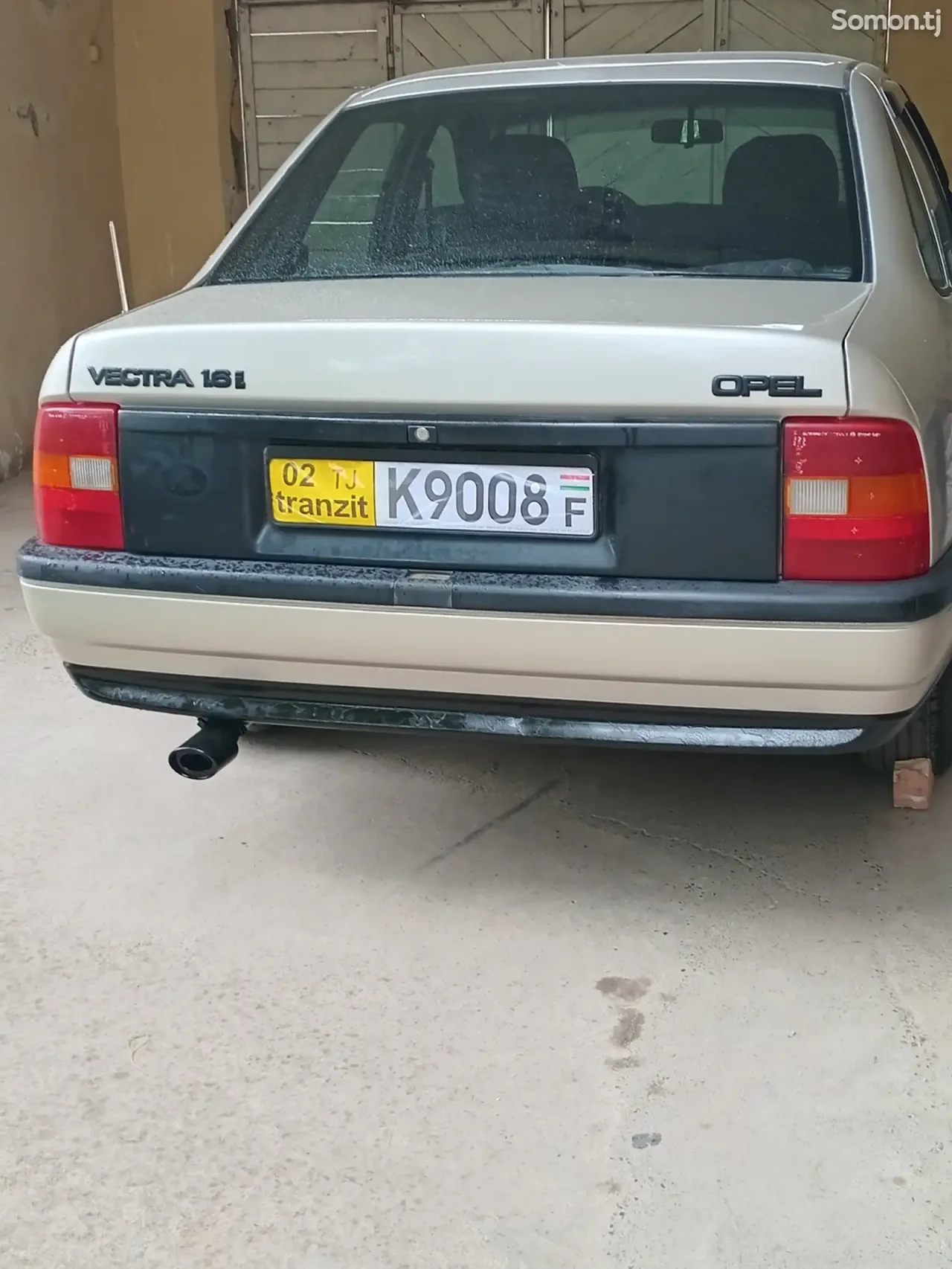 Opel Vectra A 1991 · 1.6 MT