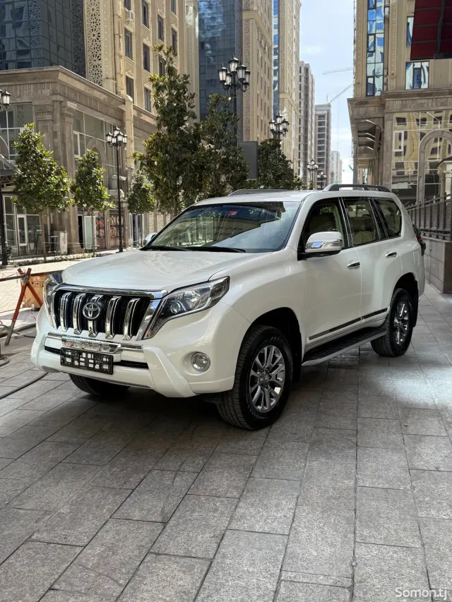 Toyota Land Cruiser Prado 2015 · 4.0 AT