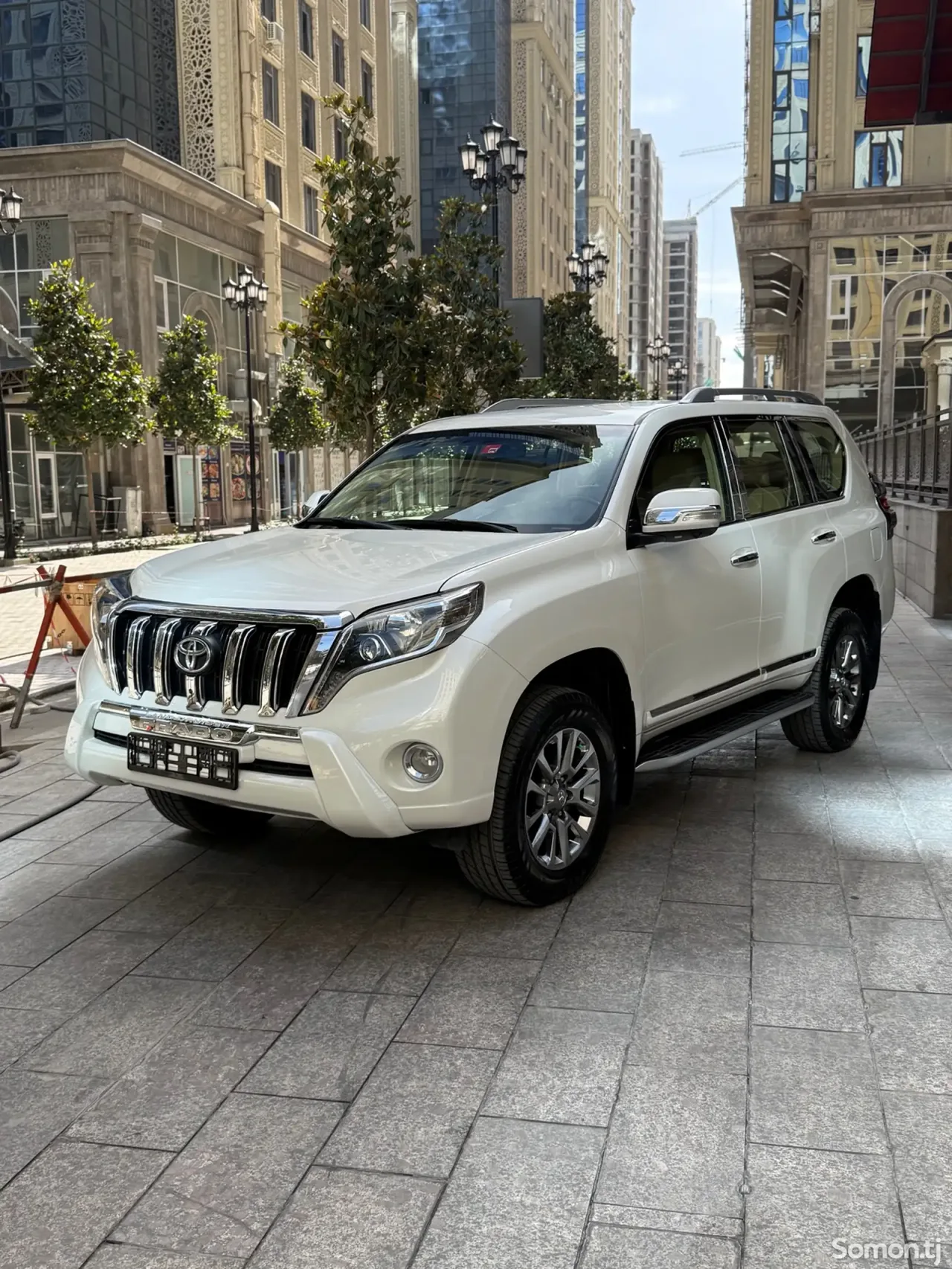 Toyota Land Cruiser Prado 2015 · 4.0 AT