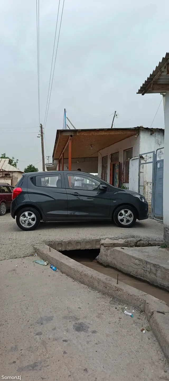 Chevrolet Spark 2016 · 1.3 AT