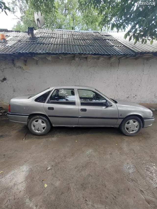 Opel Vectra A 1994 · 1.8 MT