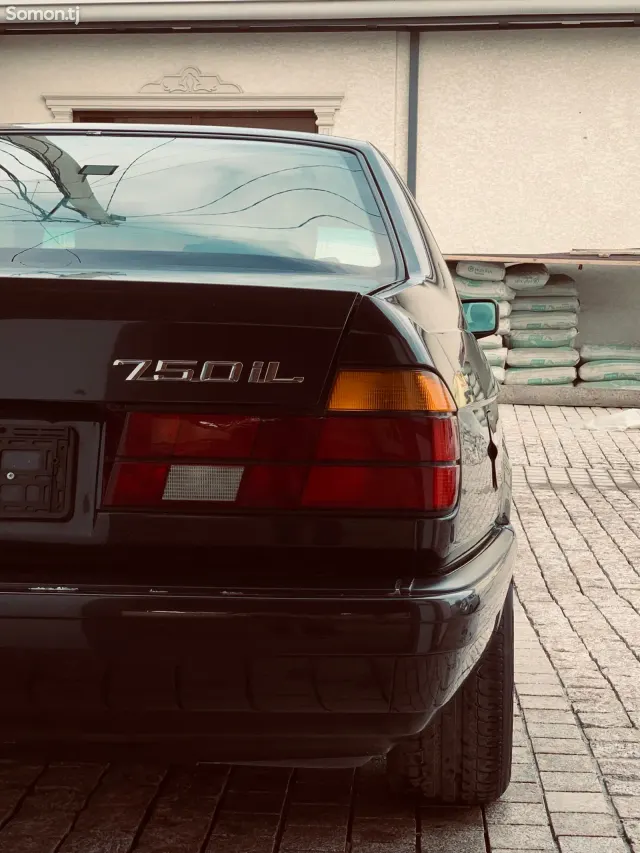 BMW 7 series 1991 · 5.0 AT