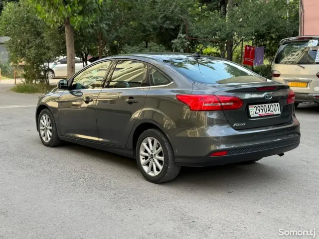 Ford Focus 2018 · 1.6 AT