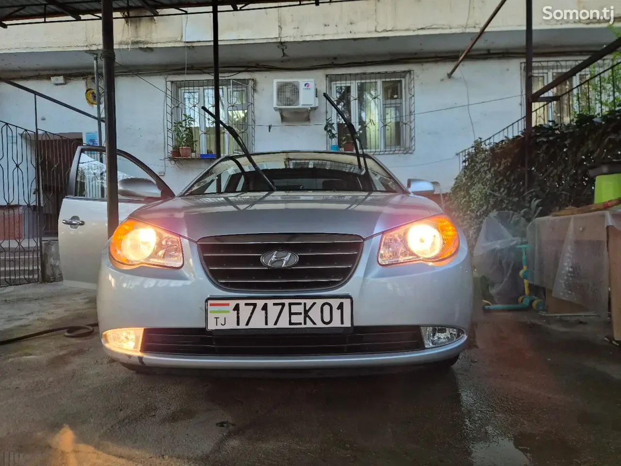 Hyundai Avante 2009 · 1.6 AT