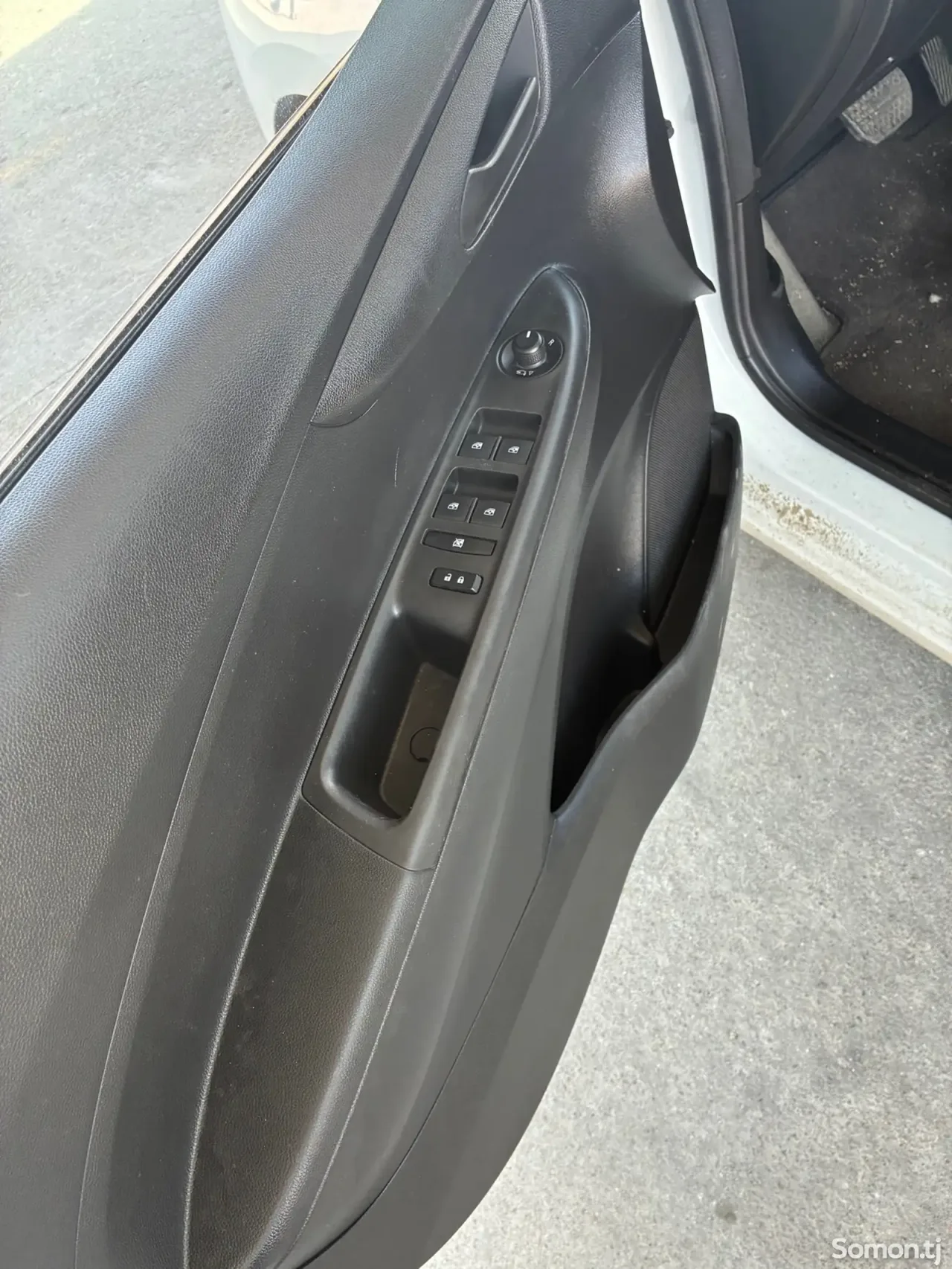 Chevrolet Spark 2016 · 1.1 AT