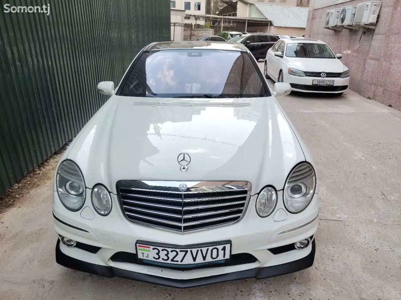 Mercedes-Benz E class 2009 · 5.5 AT