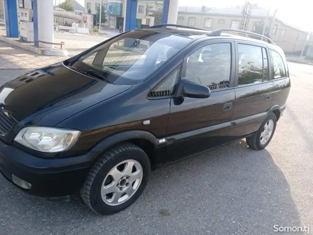 Opel Zafira 2002 · 1.8 MT