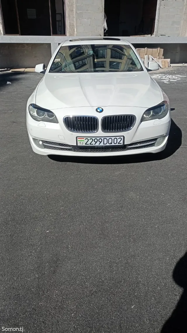 BMW M5 2011 · 2.0 AT