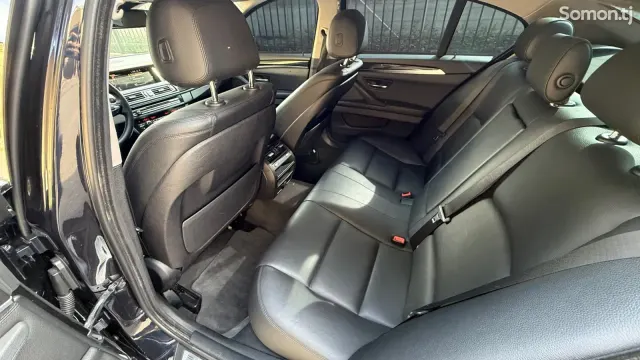 BMW 5 series 2016 · 2.0 AT