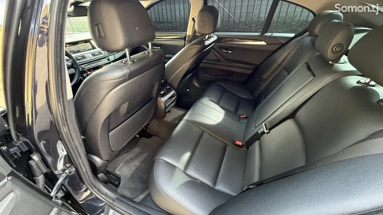 BMW 5 series 2016 · 2.0 AT