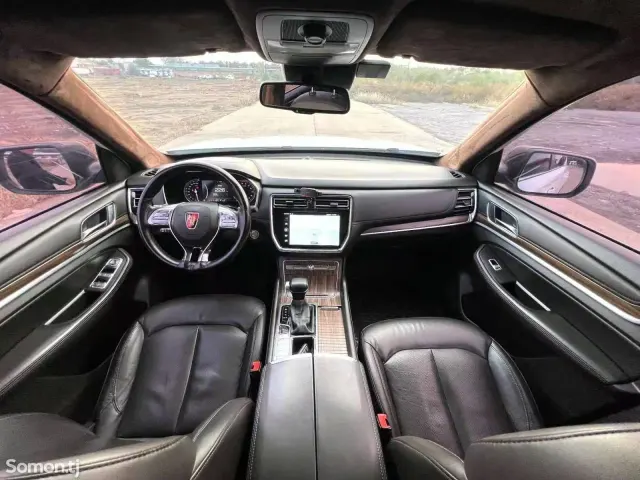 Roewe RX8 2018 · AT