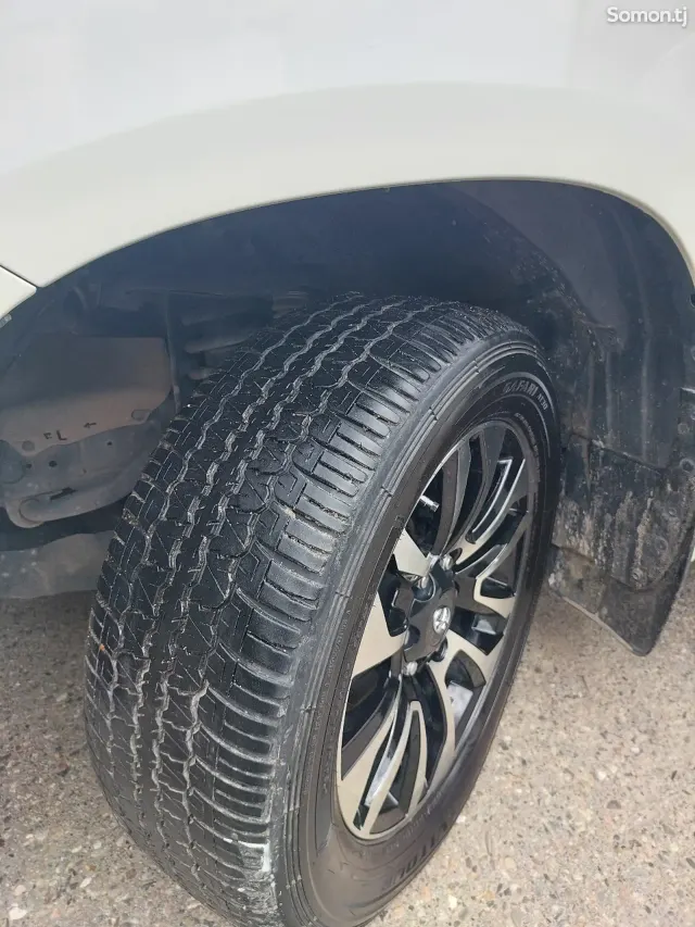 Toyota Land Cruiser Prado 2017 · 3.0 AT