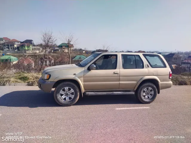 Nissan Pathfinder 2005 · 3.5 MT