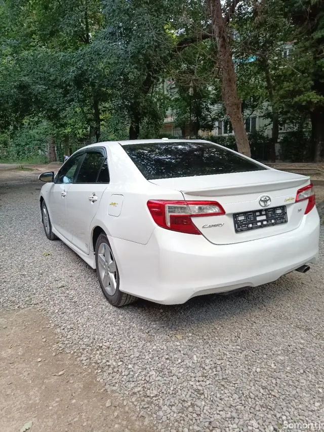 Toyota Camry 2013 · 2.5 AT