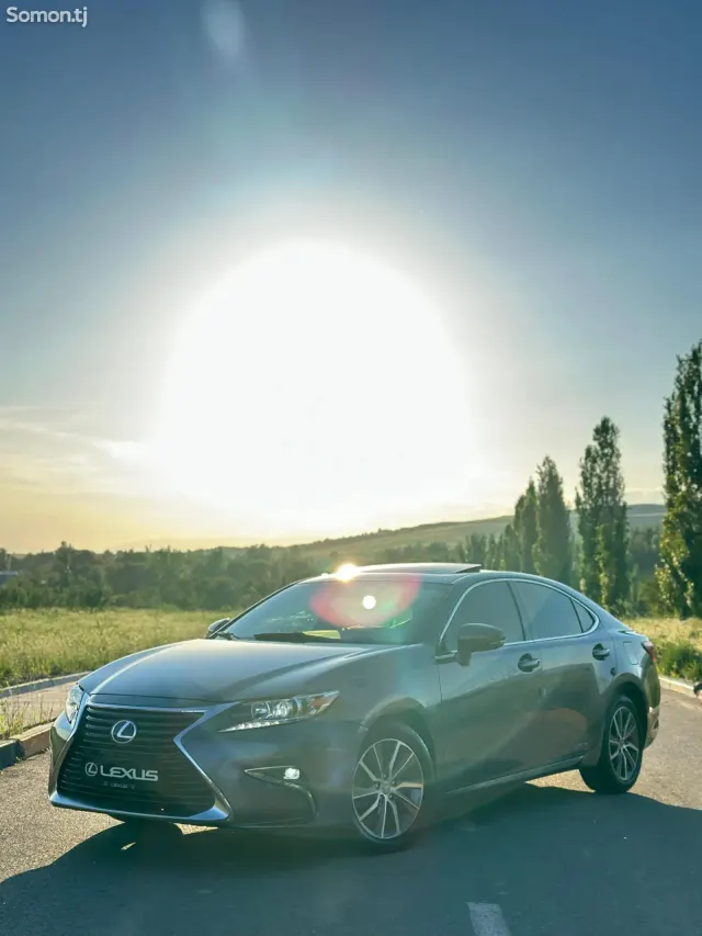 Lexus ES series 2016 · 2.5 AT