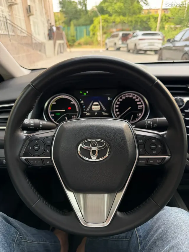 Toyota Camry 2018 · 2.5 AT