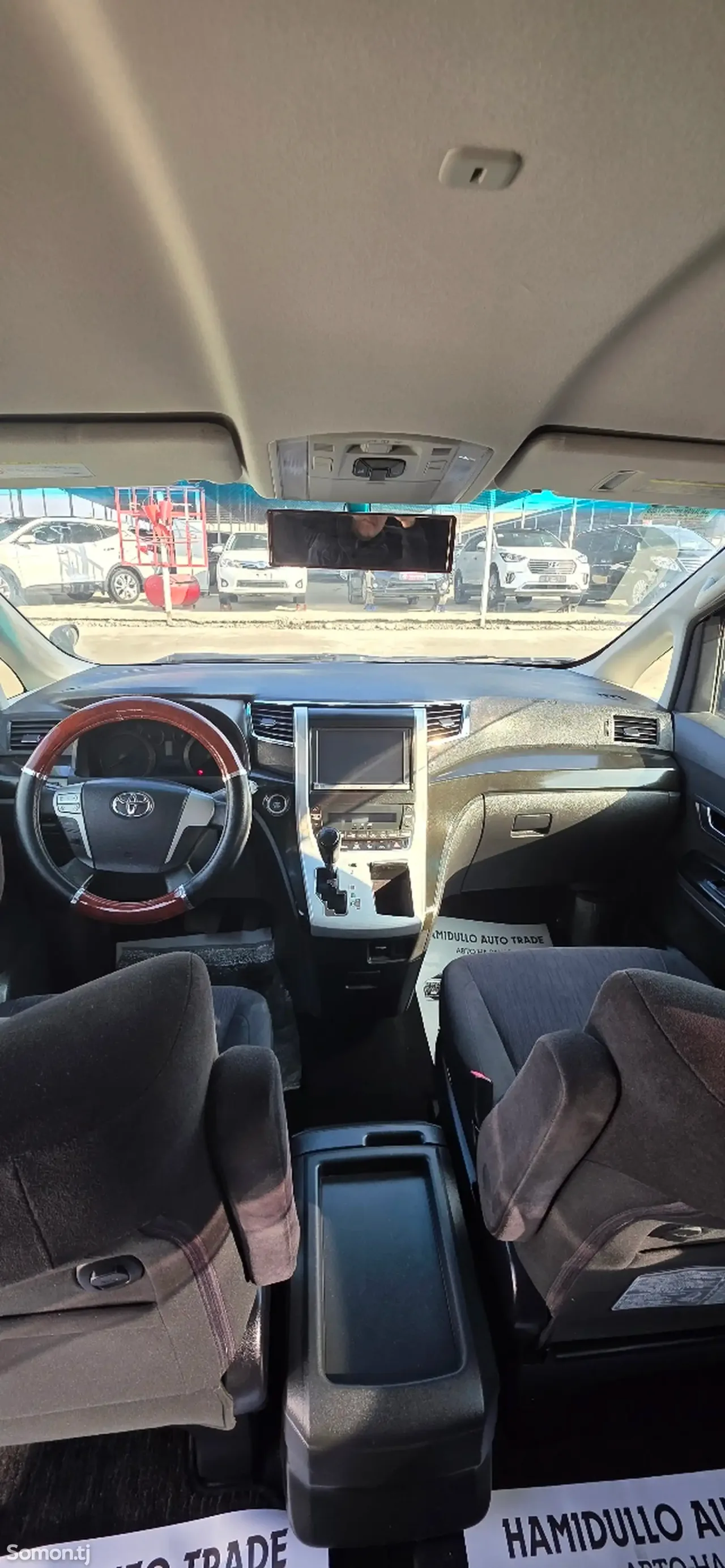 Toyota Vellfire 2014 · 2.4 AT