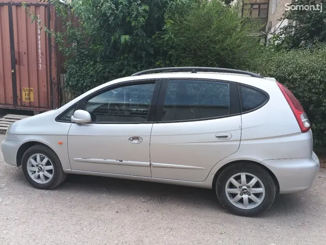Chevrolet Rezzo 2005 · 1.6 MT