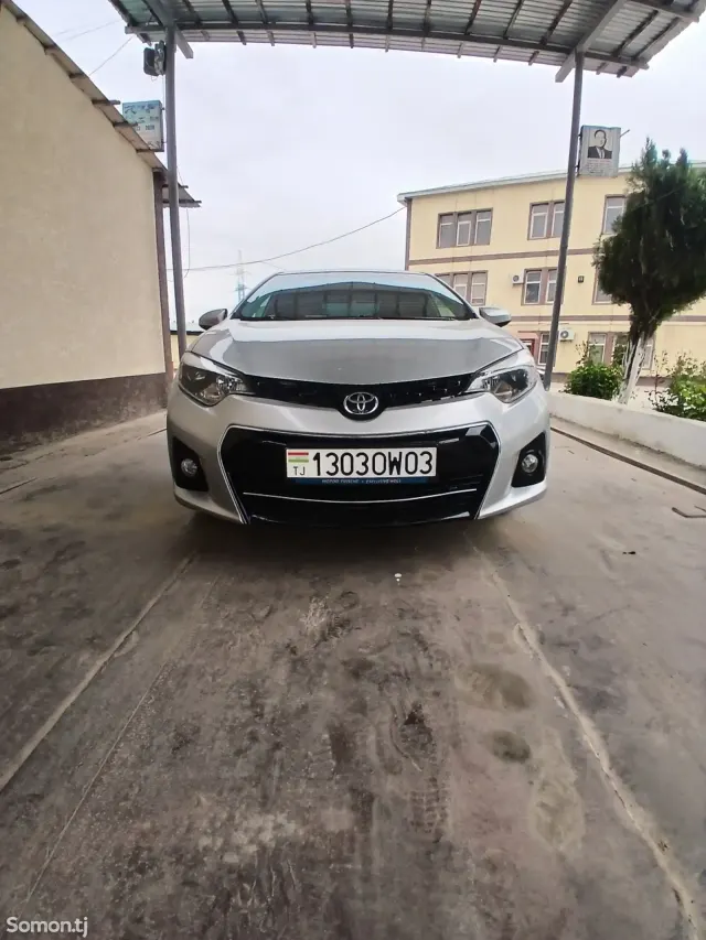 Toyota Corolla 2015 · 1.8 AT
