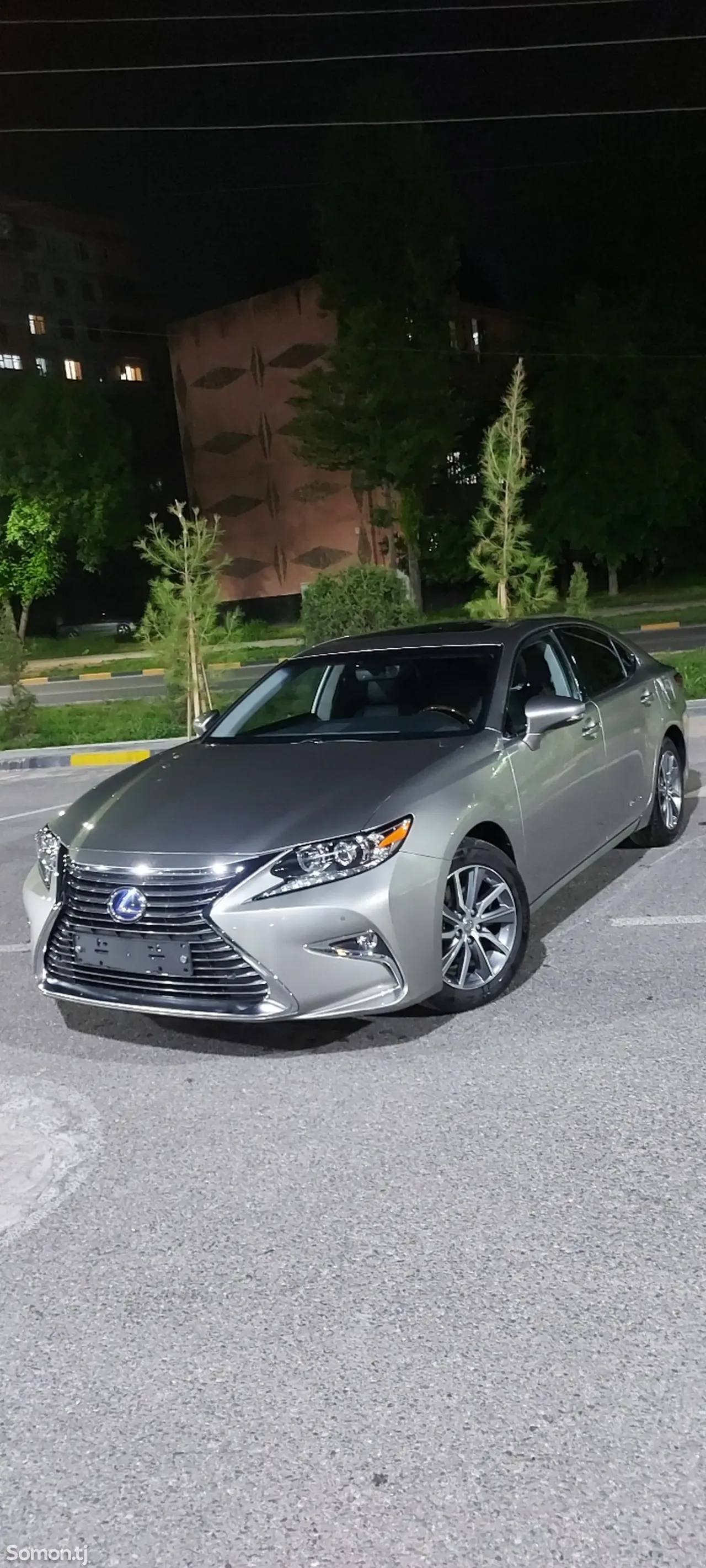 Lexus ES series 2016 · 2.5 AT