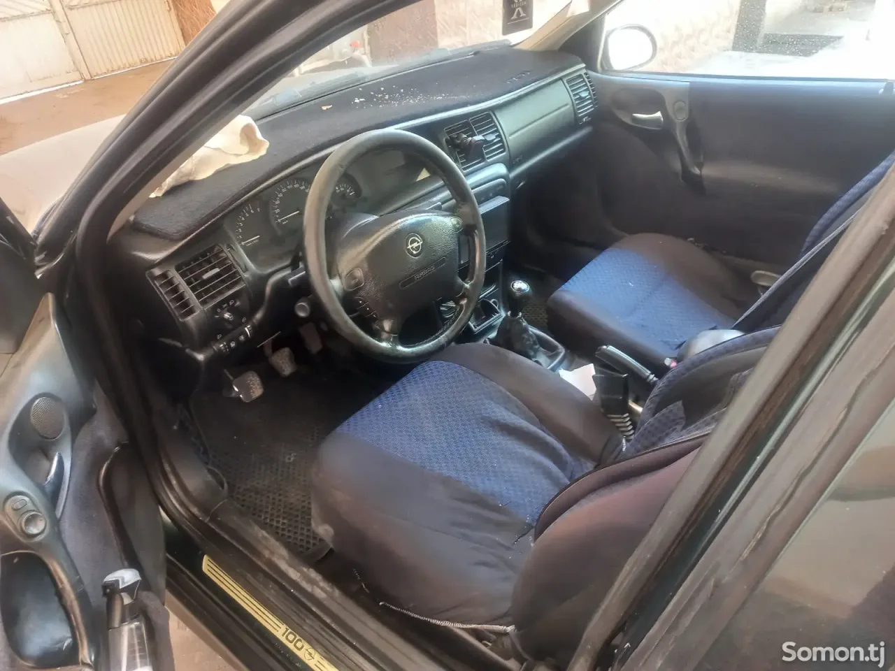 Opel Vectra B 1999 · 1.6 MT