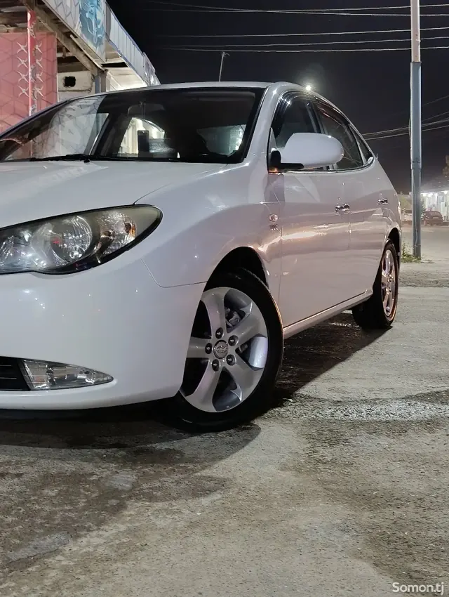 Hyundai Avante 2008 · 1.6 AT