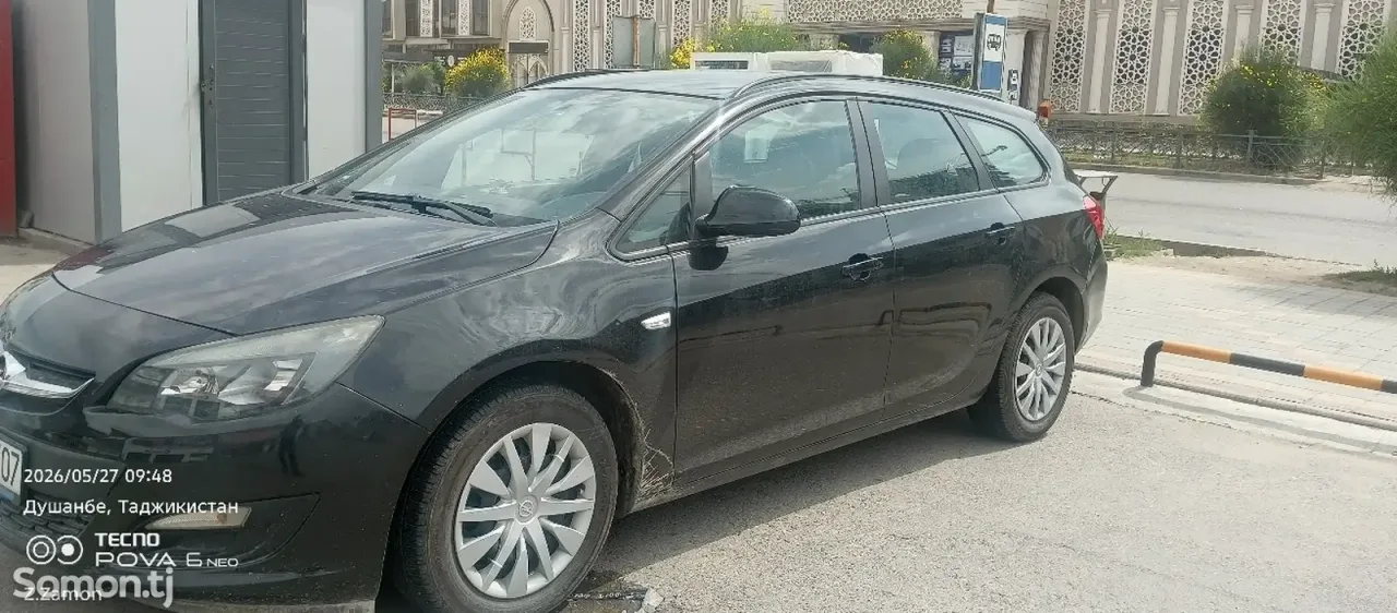 Opel Astra J 2013 · 1.4 MT