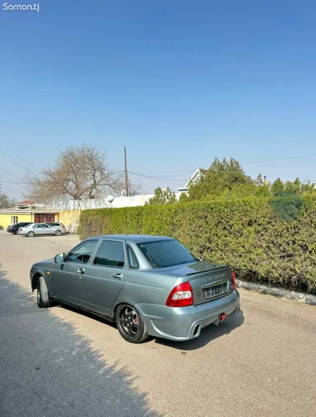 Lada (ВАЗ) Priora 2010 · 1.7 MT