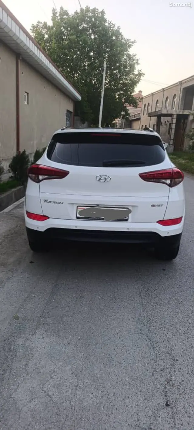 Hyundai Tucson 2016 · 1.7 AT