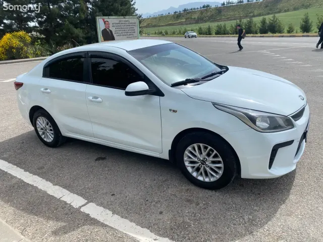 Kia Rio 2017 · 1.4 MT