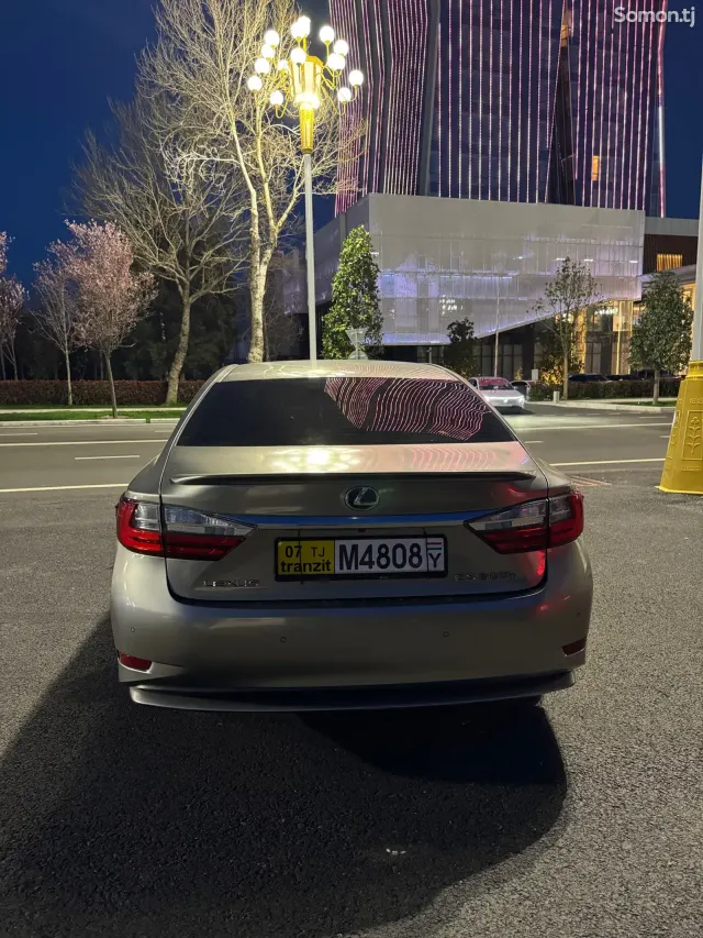 Lexus ES series 2017 · 2.5 AT