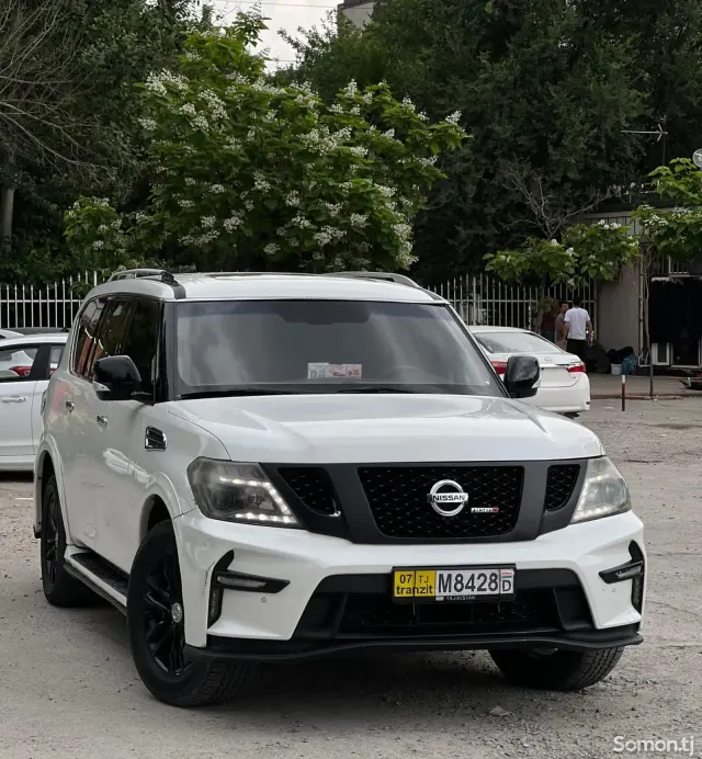 Nissan Patrol 2012 · 5.6 AT