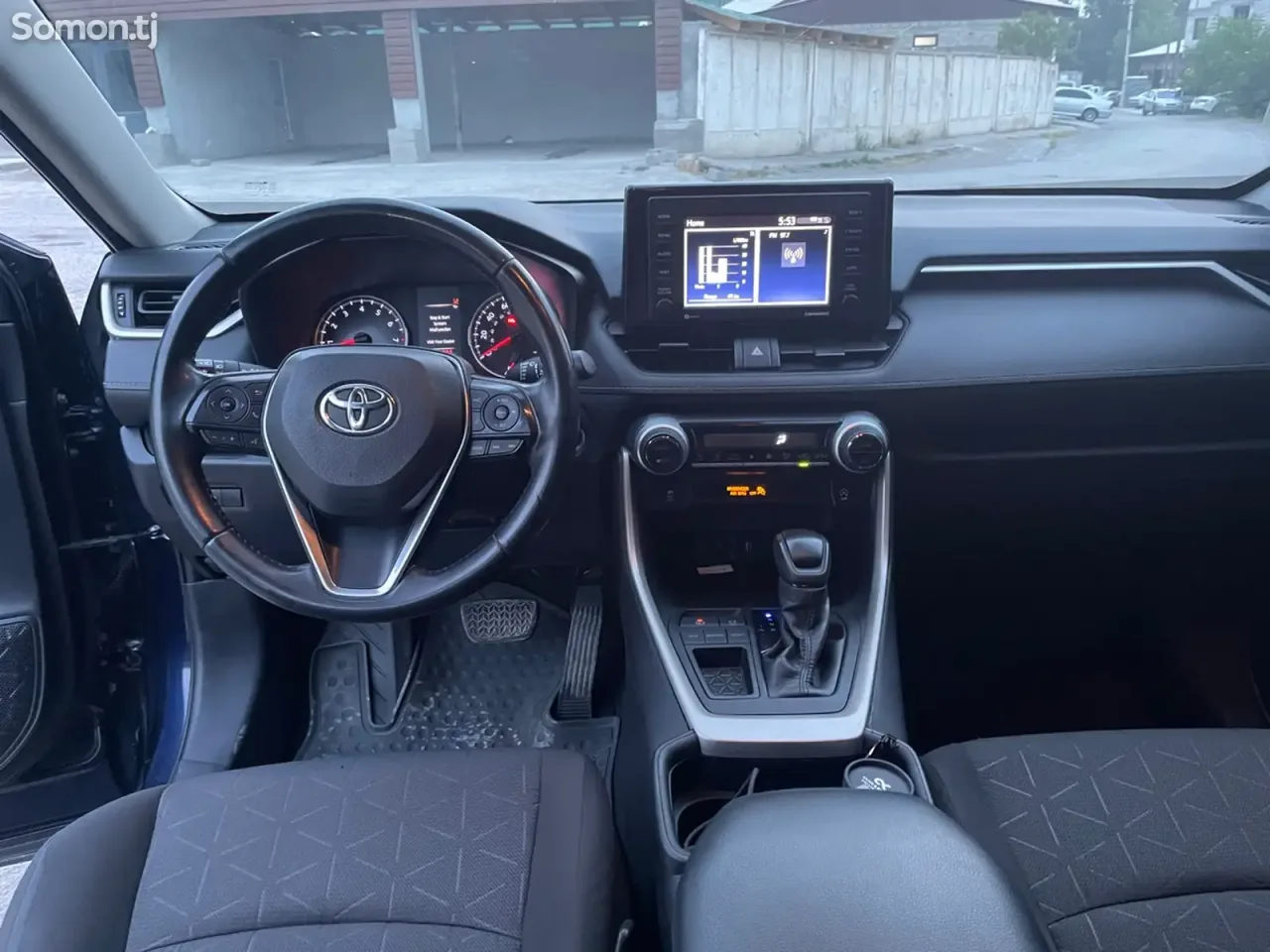 Toyota RAV 4 2022 · 2.5 AT