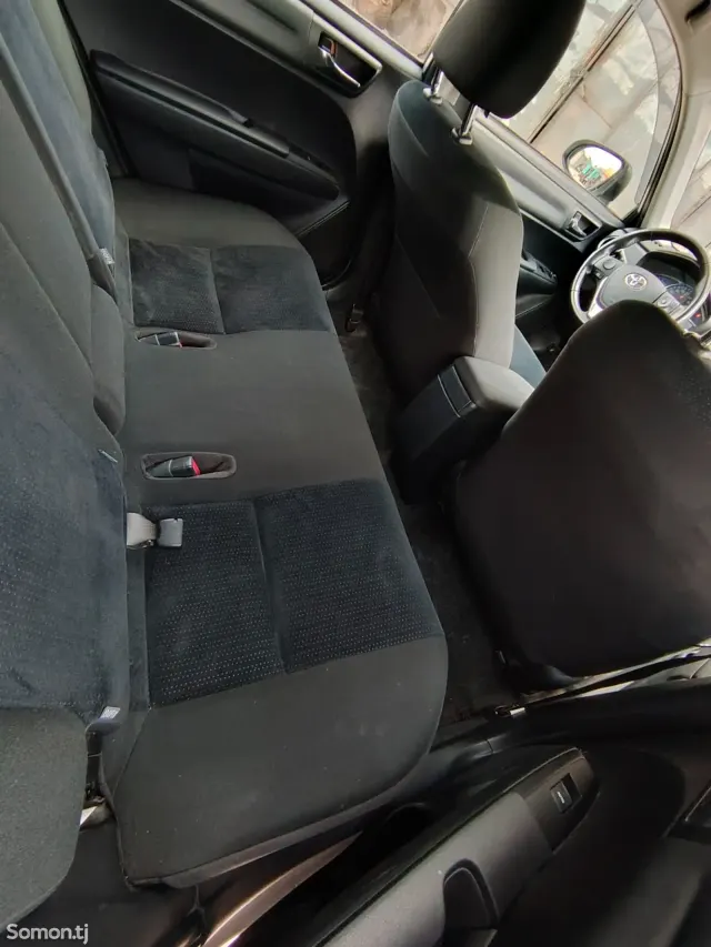 Toyota Fielder 2015 · 1.5 AT