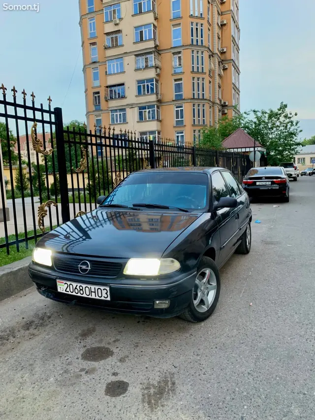 Opel Astra F 1997 · 1.6 MT