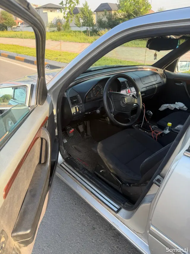 Mercedes-Benz C class 1996 · 2.0 MT