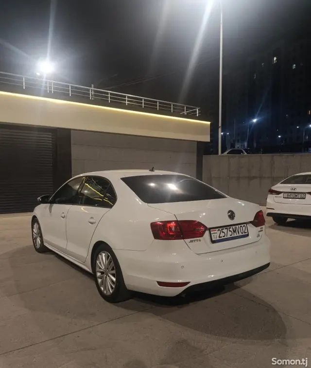 Volkswagen Jetta 2014 · 1.6 AT