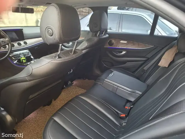 Mercedes-Benz E class 2016 · 3.0 AT